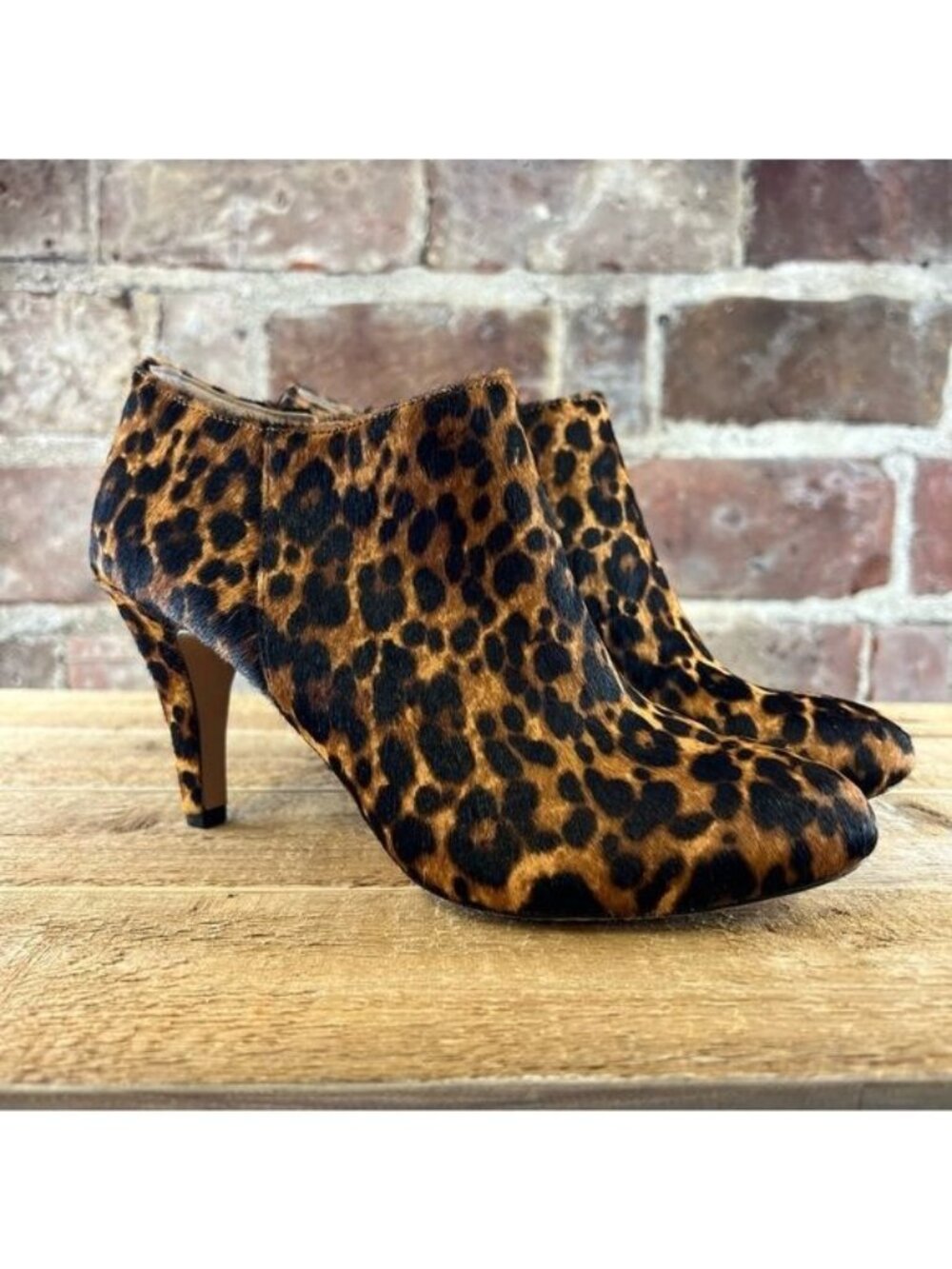 Vince Camuto Vive Calf Hair Heeled Leopard Print Booties Size 6(36)